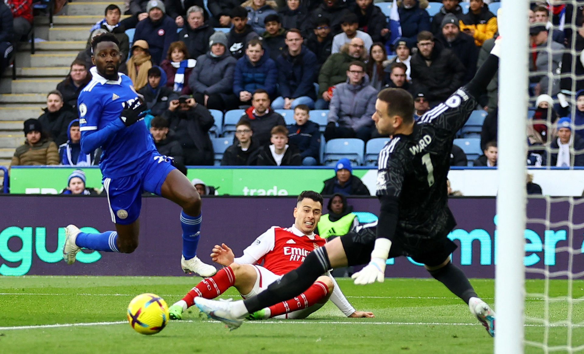 他观众造成 他观众造成