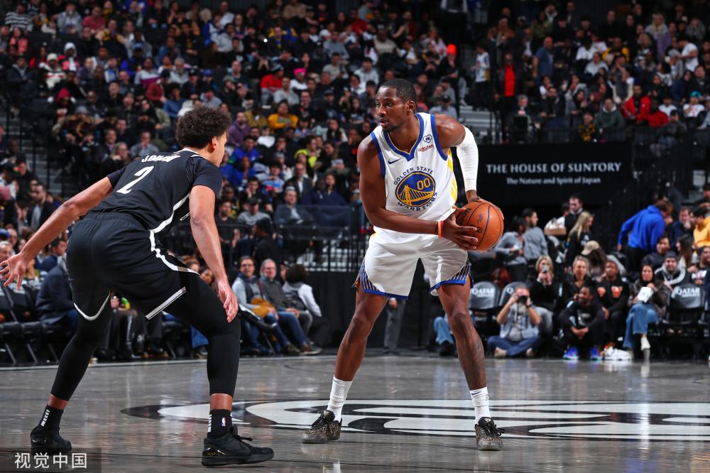 首对同台竞 首对同台竞