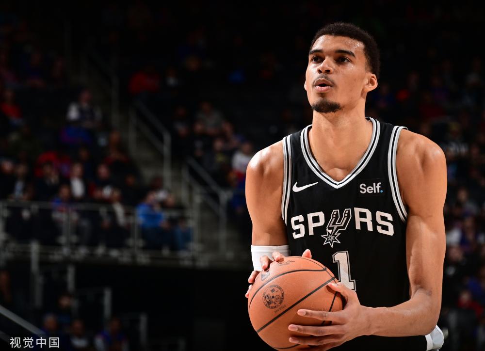 型后卫的身 型后卫的身