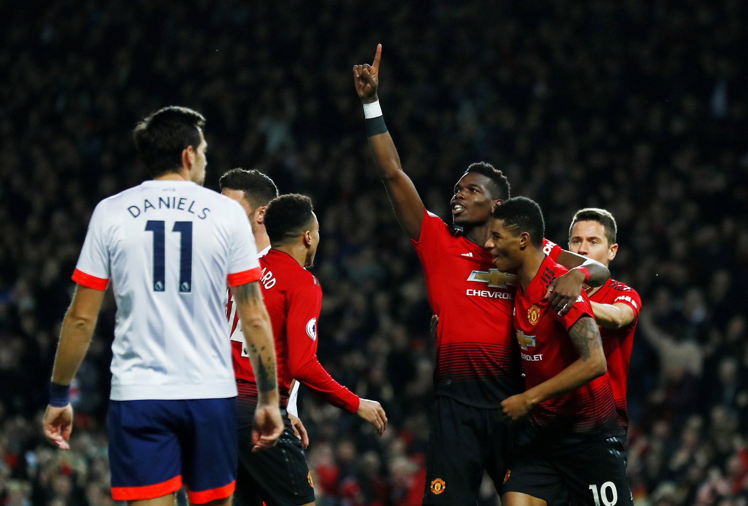 每体：追求菲利克斯未果后，本菲卡与皇马就迪亚斯展开谈判.