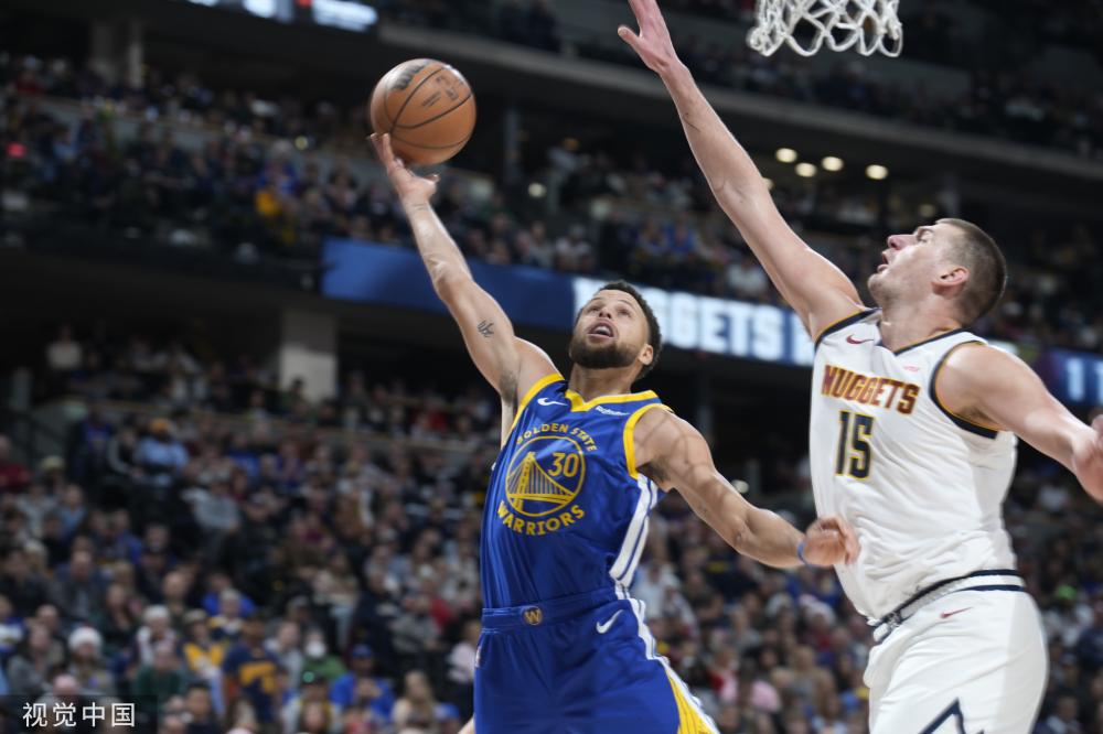 收到国足纪念球衣，尹鸿博：感谢祖国，为国出战是最大骄傲（获赠国足纪念球衣，尹鸿博致谢祖国：为国出战是我最大的荣耀）